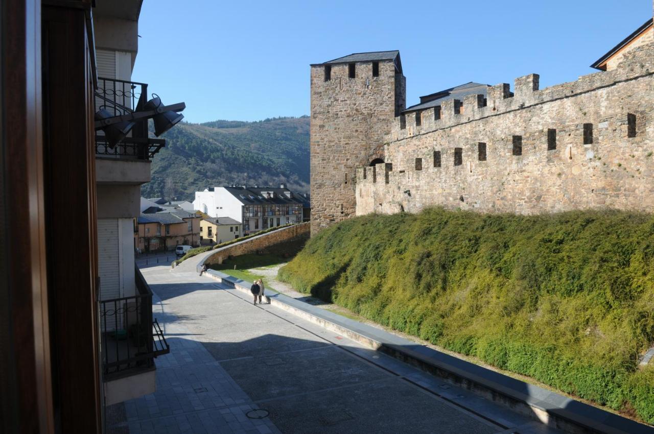 Apartamentos Turisticos Guiana Ponferrada Exteriör bild